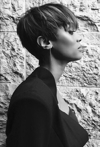 Tyra Banks gets a pixie cut!