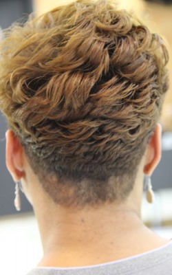 snapped-in-salon-2-back